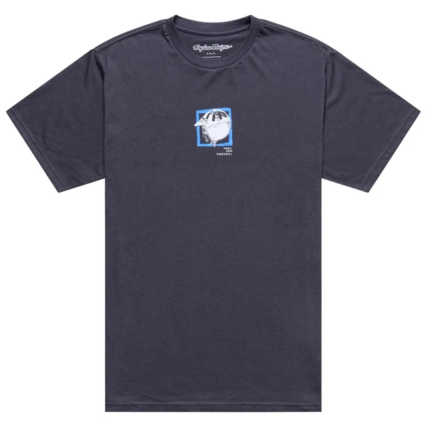 T-Shirt Portrait - Image 3